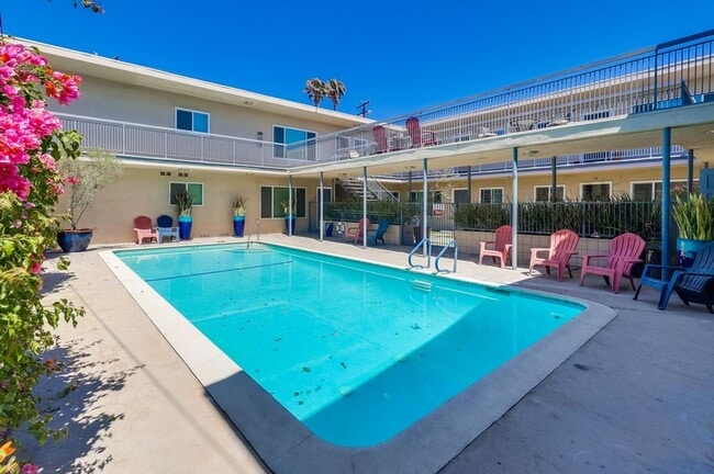 Building Photo - 920 Enterprise Ave Unit 11