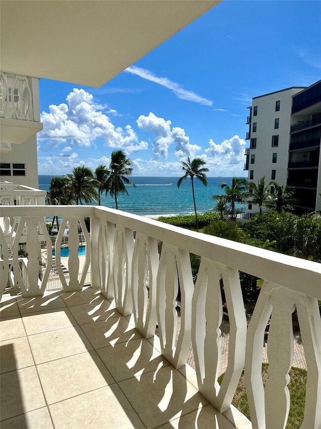 Photo - 1169 Hillsboro Mile Unit 411