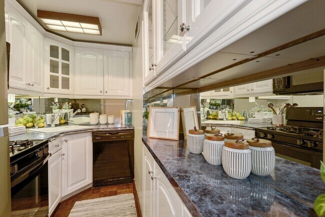 Photo - Charming JUNIOR 1BR, 1 bath Condo Available for Rent in Cleveland Park