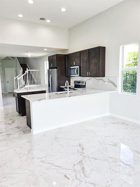 Photo - 5300 Thatcher Ct