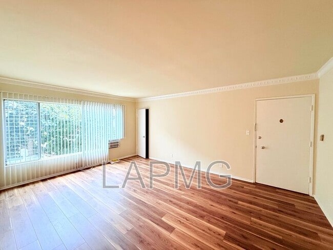 Photo - 356 Hayworth Ave