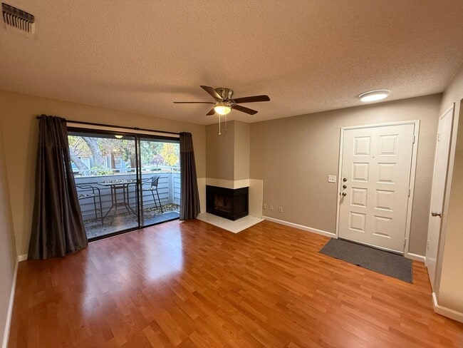 Photo - 2 bed 1 bath condo available in Natomas area