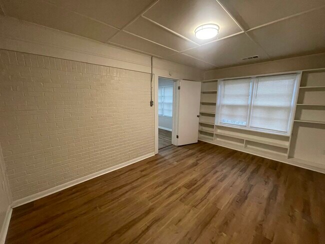 Photo - 1493 Patterson St