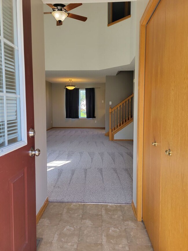 Photo - Spacious End Unit Townhouse