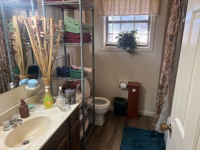 Photo - 3209 Timbermill Ave Unidad B