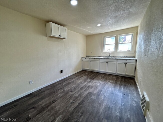 Photo - 1317 Plum St Unit Apt 2