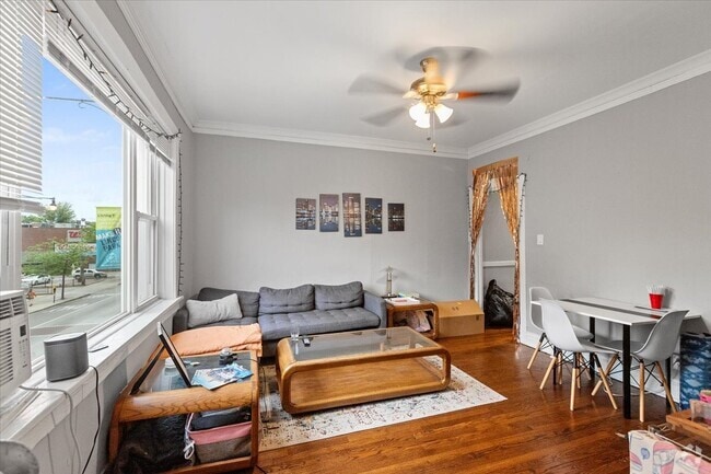 Building Photo - 2455 N Clark St Unit 2 Rental