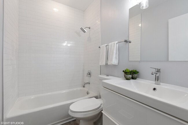 Photo - 1240 W Cottage Pl