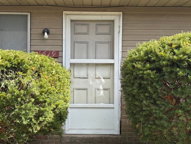 Front door - 1619 38th St NW Apartments Unit 1619