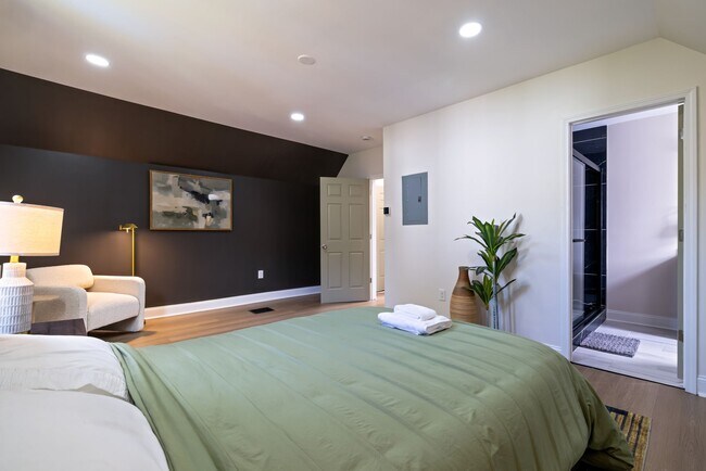 Photo - 845 Chislett St Unit Apt 3