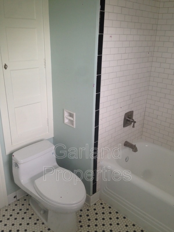 Photo - 356 Walnut Ave SW Unit SW Apt #F