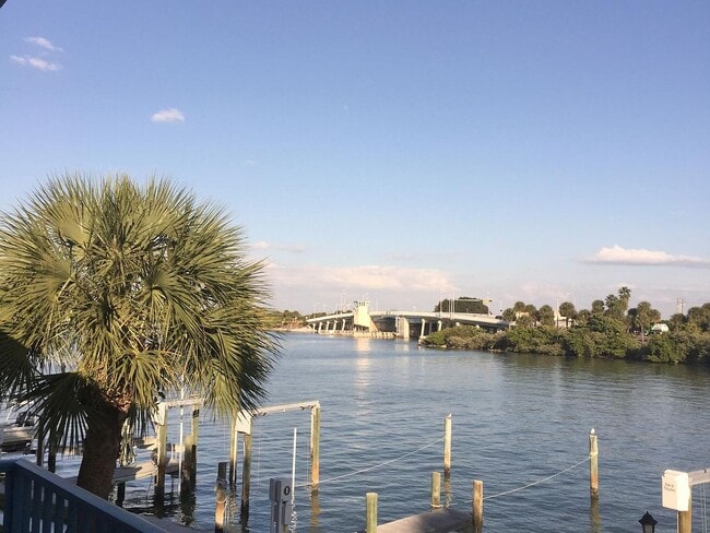 Building Photo - 345 Medallion Blvd Unit 345D