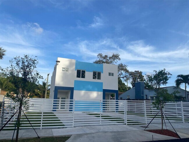2100 NW 102nd St Unidad 1