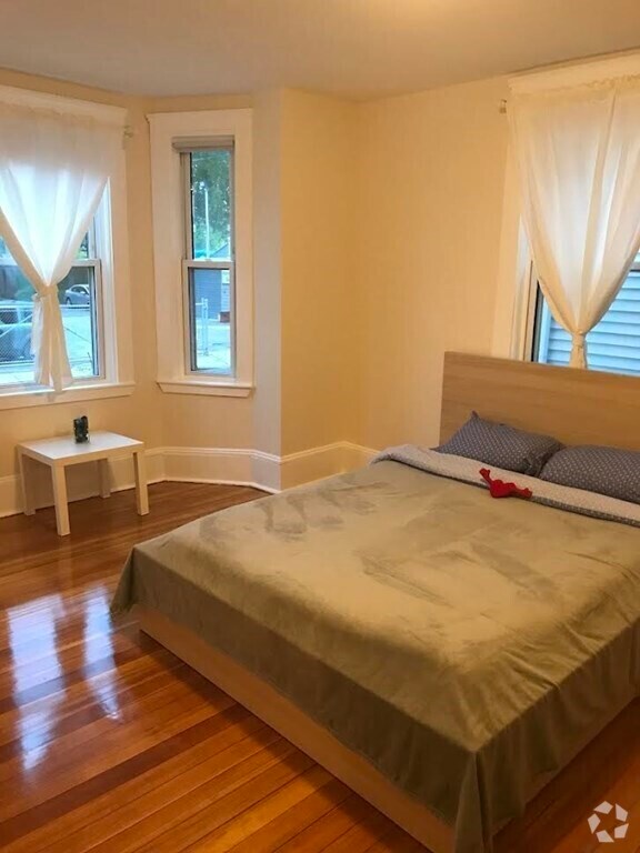 Building Photo - 254 Amory St Unit 2 Rental