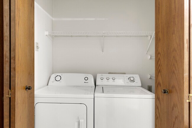 Photo - Stoneridge Apts-2060