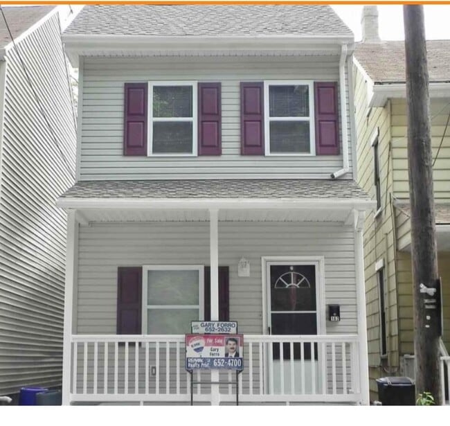 Photo - 162 N 2nd St House