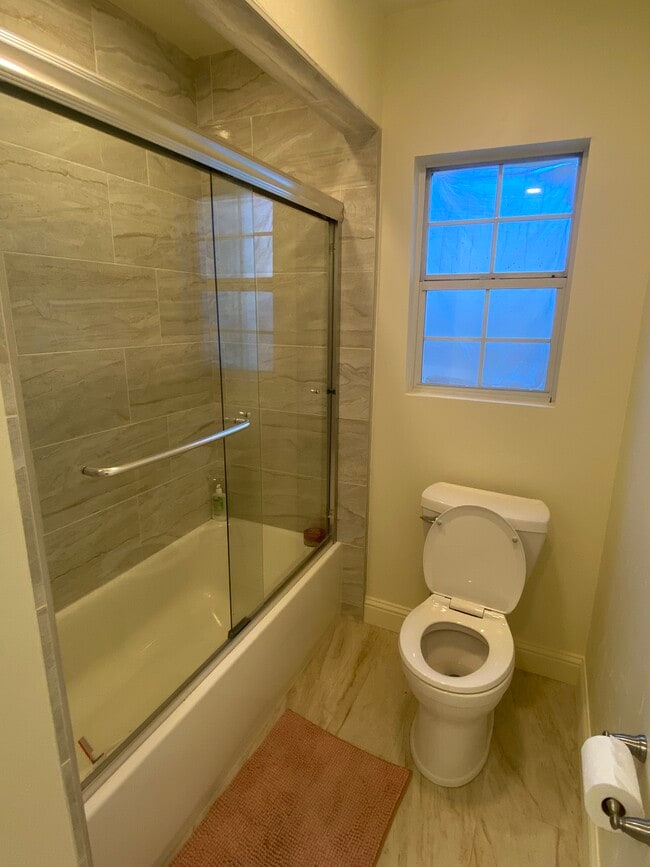 Photo - 3654 52nd St