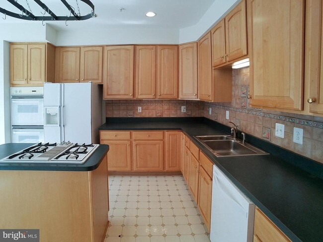 Photo - 1781 Dawson St