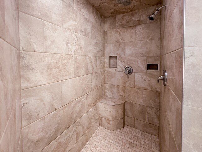 Photo - 79 Granby Bay