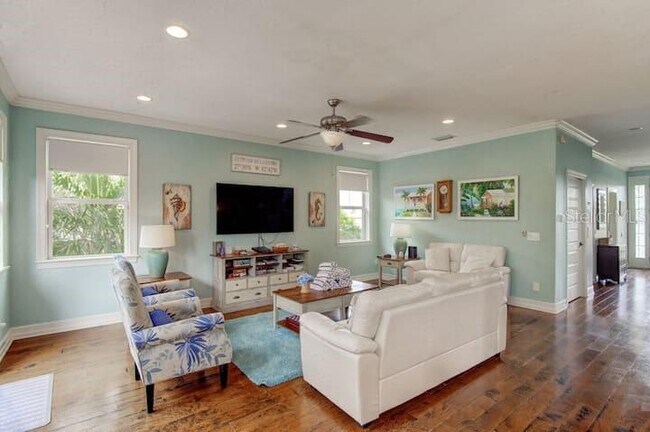 4808 Gulf Dr