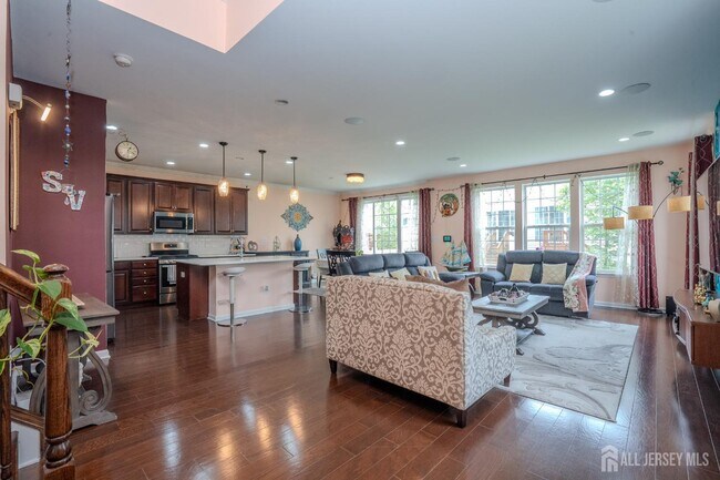 Photo - 7 Jasmine Dr