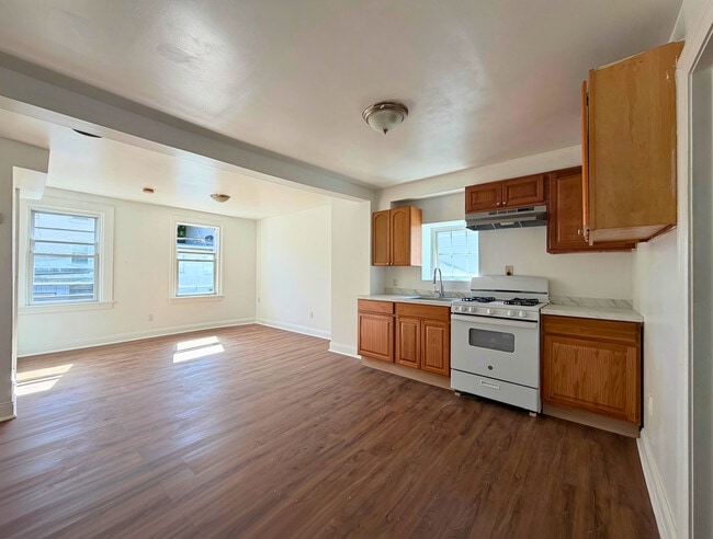 274 Washington St Unit 2F