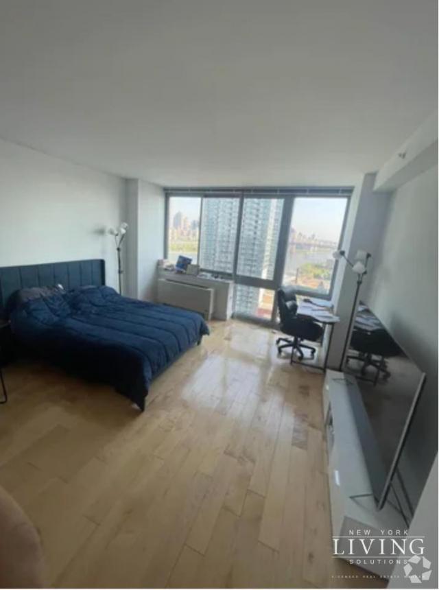 Building Photo - 0 bedroom in Long Island City NY 11109 Unit 2302 Rental