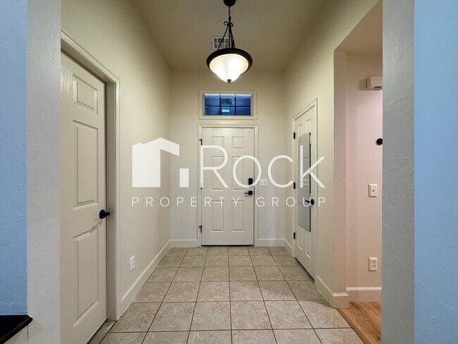Photo - 3 Bed/2 Bath Edmond Home**AMAZING Location...