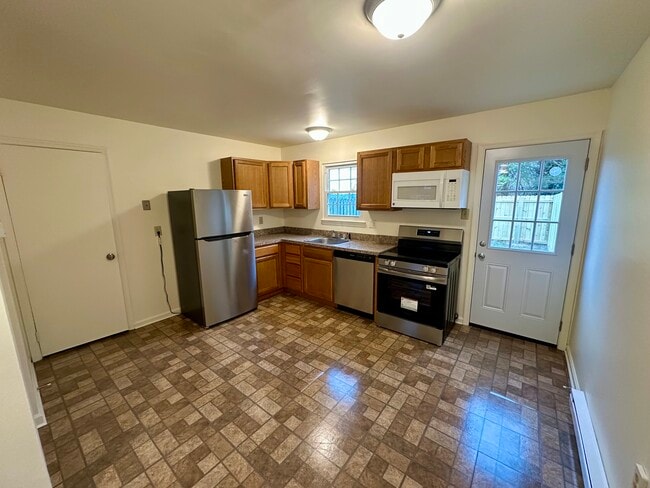 Photo - 1174 Ravenwood Rd