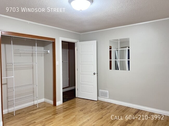 Photo - Bright Duplex Unit with Big Yard!
