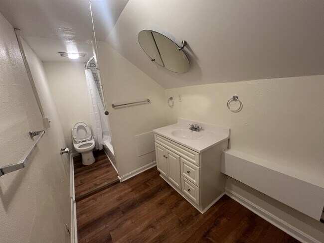 5 Thenius St Unit 5 -2