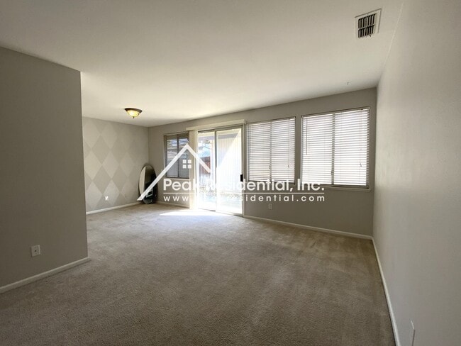 Photo - Charming 3 bd/2 ba Elk Grove Home!