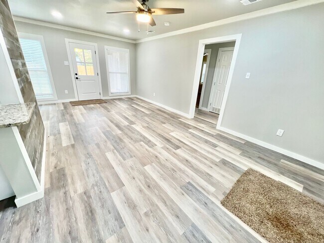 Photo - Adorable home close to Tech!