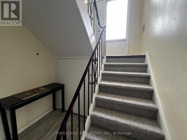 Photo - 244 St Vincent St