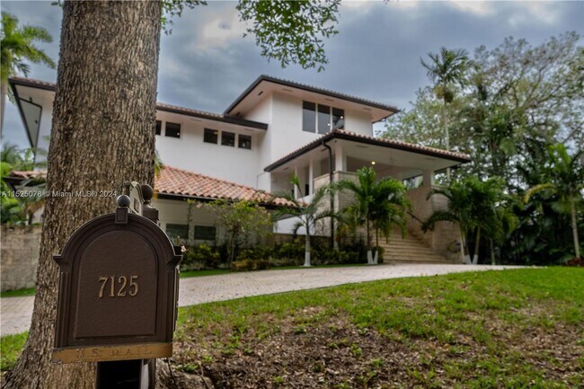 Photo - Amazing 2 Story House in Coral Gables