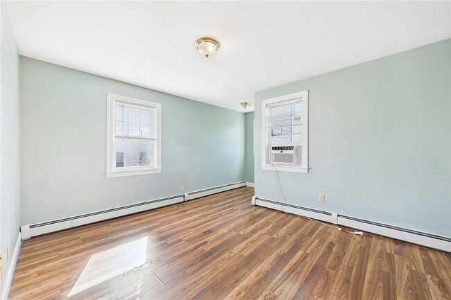 Photo - 136 Almy St Unidad 3