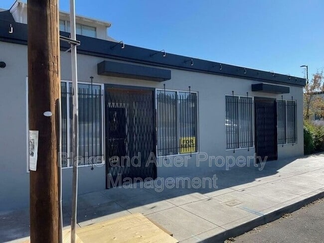 Building Photo - 3552 NE Sandy Blvd
