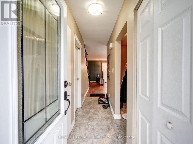 Photo - 6476 Huggins St