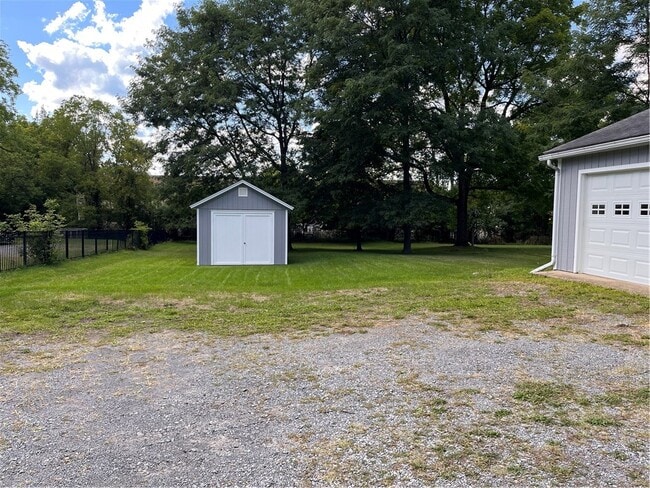 Photo - 410 N Main St