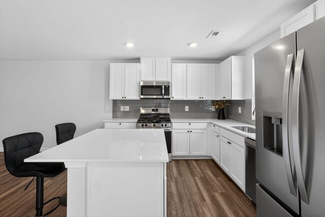 Photo - 1406 Cattleman Acres Dr