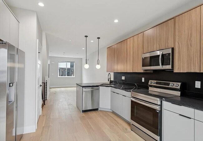 Photo - 2117 Bellmore St