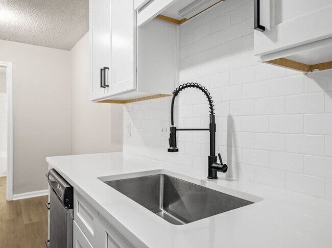 Photo - 115 Susan Dr Unit B