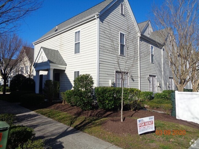Building Photo - 2 Bedroom Condo in Williamsburg for Rent