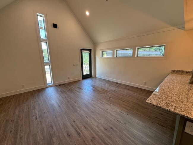 Photo - 1111 S Ray Ave