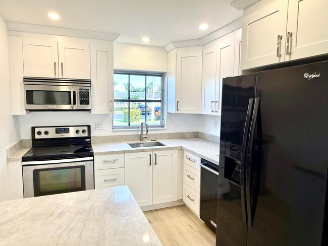 Building Photo - 2630 Emory Dr W Unit #F