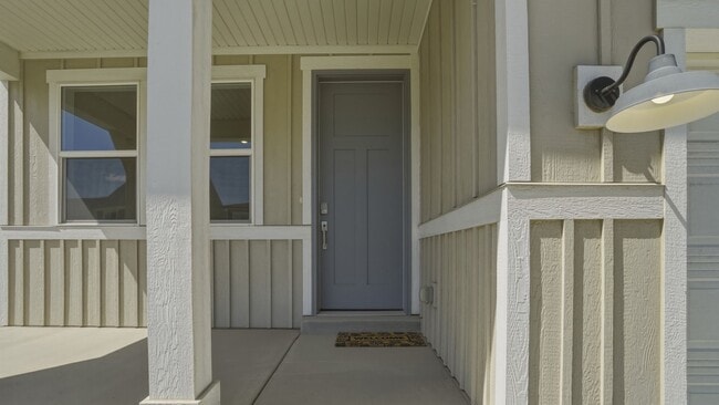 Photo - Stylish 4 Bed Home in Saratoga Springs with Open Layout & Big Backyard!!