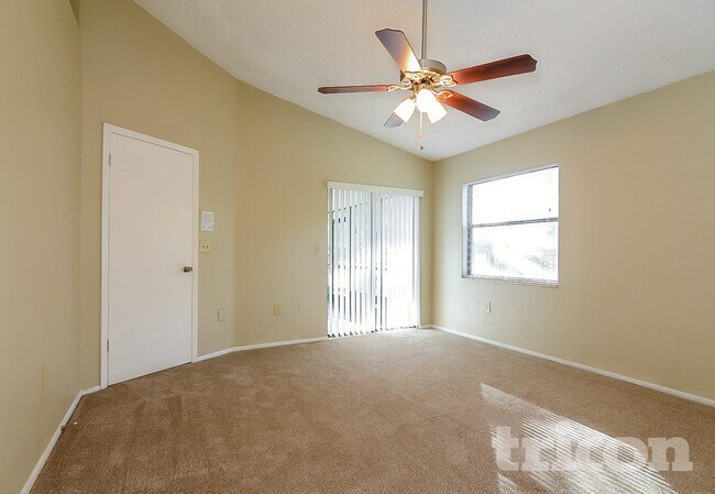 Photo - 8111 Hathaway Dr