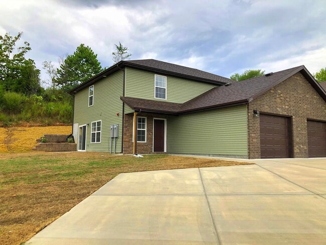 Photo - Cute town house with lawncare included!