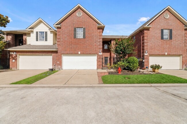 Building Photo - 1408 S Friendswood Dr