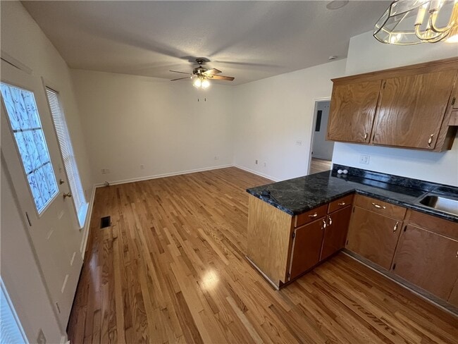 Photo - 309 Dixie Dr